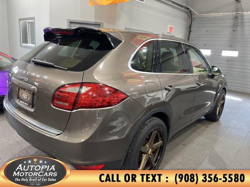 Umber Metallic 2012 Porsche Cayenne Cayenne