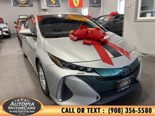 Classic Silver Metallic 2017 Toyota Prius Prime Premium
