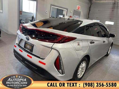 Classic Silver Metallic 2017 Toyota Prius Prime Premium