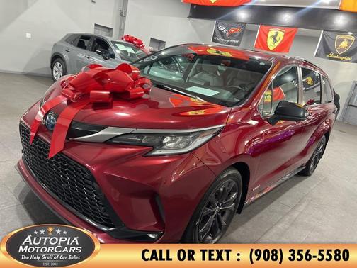 2021 Toyota Sienna XSE 7 Passenger