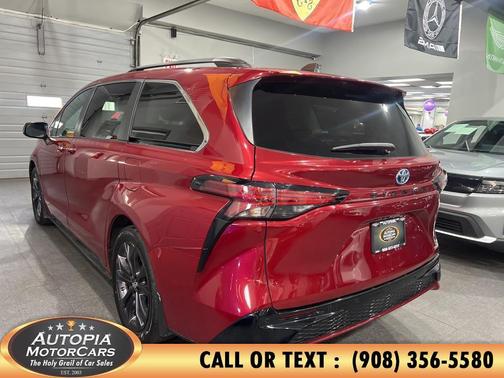 2021 Toyota Sienna XSE 7 Passenger
