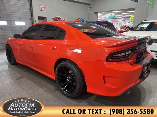 Go Mango 2022 Dodge Charger GT