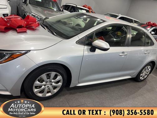 Classic Silver Metallic 2020 Toyota Corolla LE