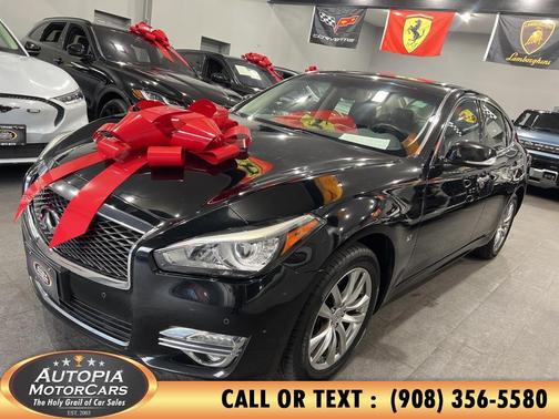 2017 INFINITI Q70 3.7X