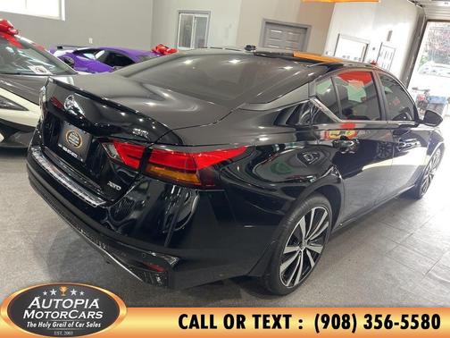 Super Black 2022 Nissan Altima SR Intelligent AWD