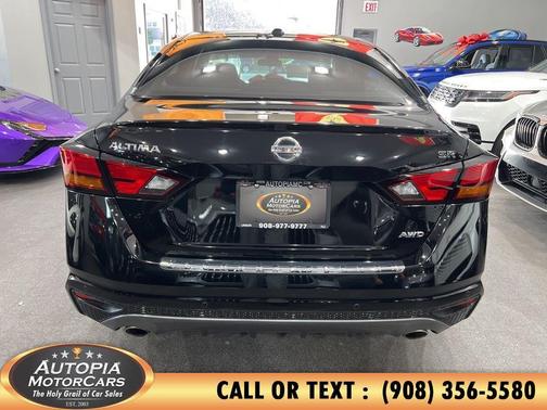 Super Black 2022 Nissan Altima SR Intelligent AWD
