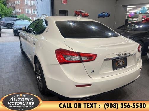 Bianco 2017 Maserati Ghibli S
