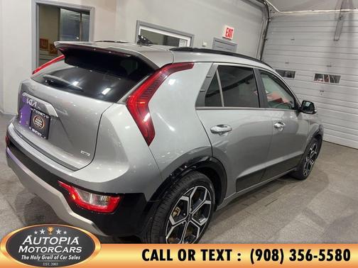 Gray 2023 Kia Niro Touring