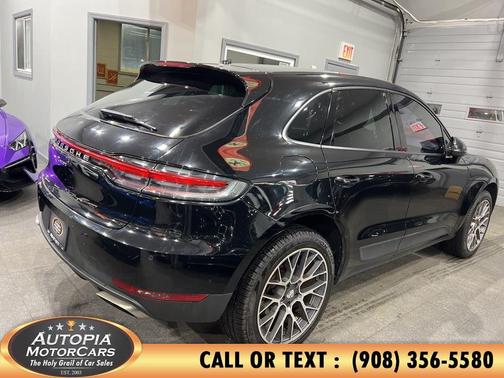 2020 Porsche Macan BASE