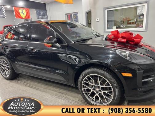 2020 Porsche Macan BASE