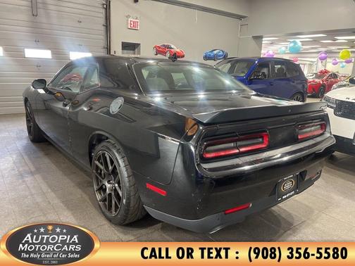 Pitch Black Clearcoat 2017 Dodge Challenger R/T Scat Pack