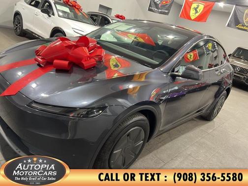 Diamond Black 2026 Tesla Model Y Rear-Wheel Drive