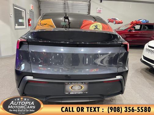 Diamond Black 2026 Tesla Model Y Rear-Wheel Drive