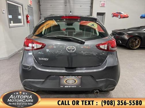 2020 Toyota Yaris Sedan LE