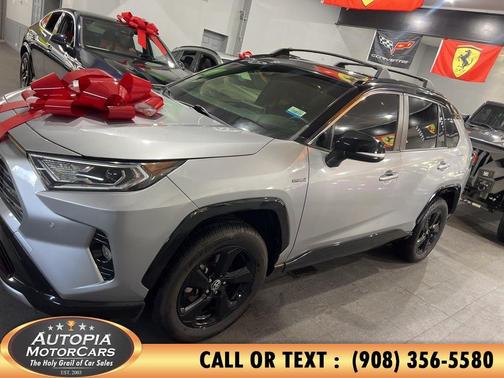 2020 Toyota RAV4 Hybrid SE