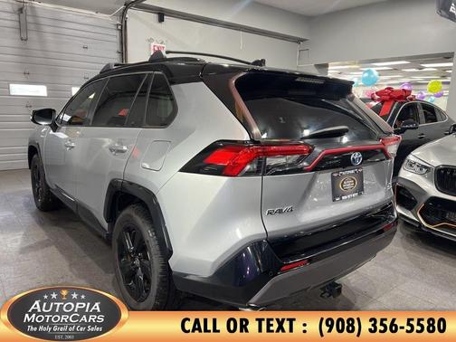 2020 Toyota RAV4 Hybrid SE