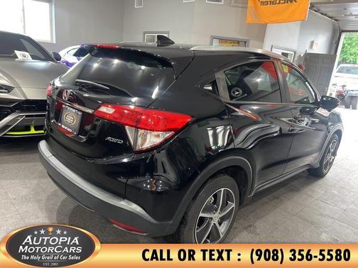 Crystal Black Pearl 2021 Honda HR-V EX