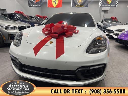 2022 Porsche Panamera BASE