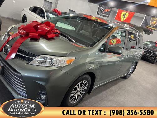 2019 Toyota Sienna XLE