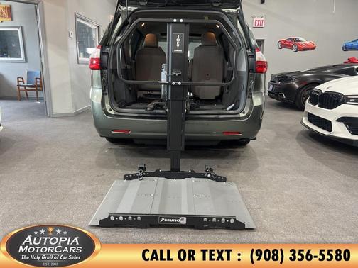 2019 Toyota Sienna XLE