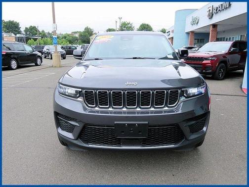 2023 Jeep Grand Cherokee Laredo