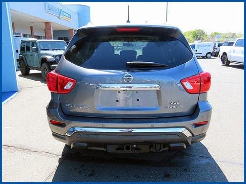 2017 Nissan Pathfinder Platinum