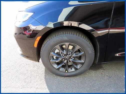 2026 Chrysler Pacifica L