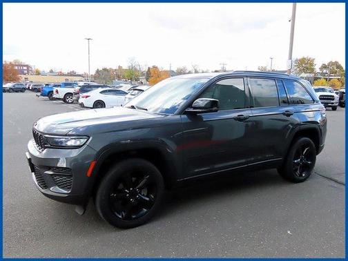 2022 Jeep Grand Cherokee Altitude