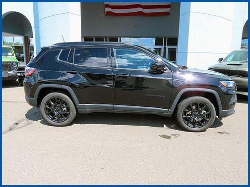 Redline Pearlcoat 2023 Jeep Compass Latitude