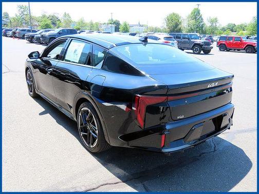 Aurora Black Pearl 2025 Kia K4 GT-Line