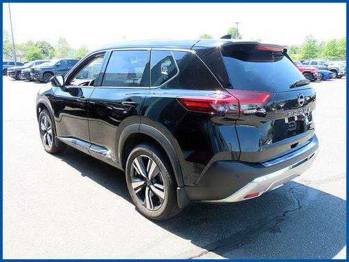 Super Black 2023 Nissan Rogue Platinum