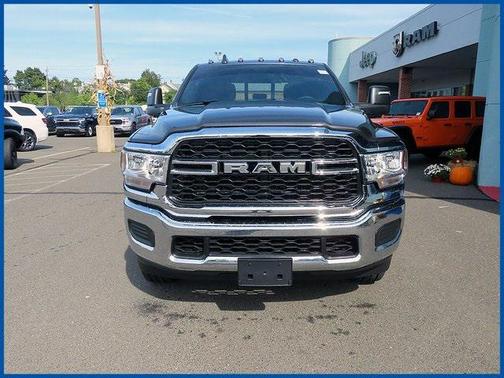2024 RAM 2500 Tradesman Crew Cab 4x4 6'4' Box