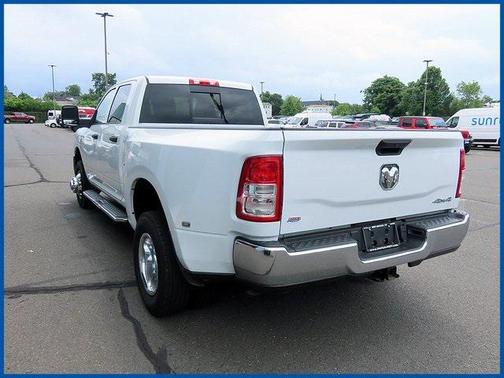 2024 RAM 3500 Tradesman Crew Cab 4x4 8' Box
