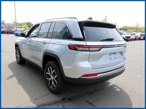 Silver Zynith 2023 Jeep Grand Cherokee Limited