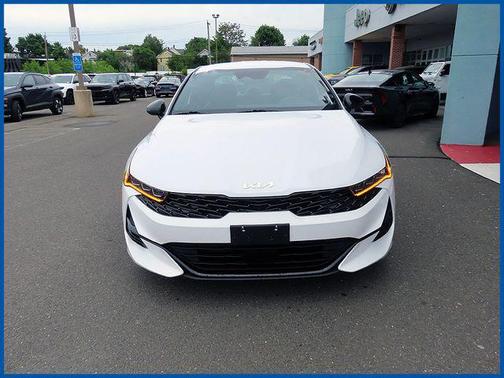 Glacial White Pearl 2024 Kia K5 GT-Line
