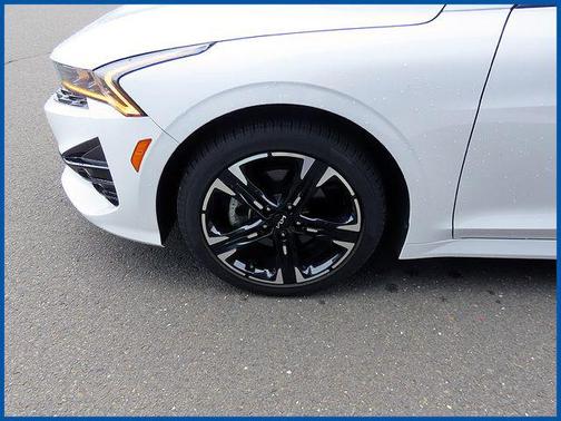 Glacial White Pearl 2024 Kia K5 GT-Line