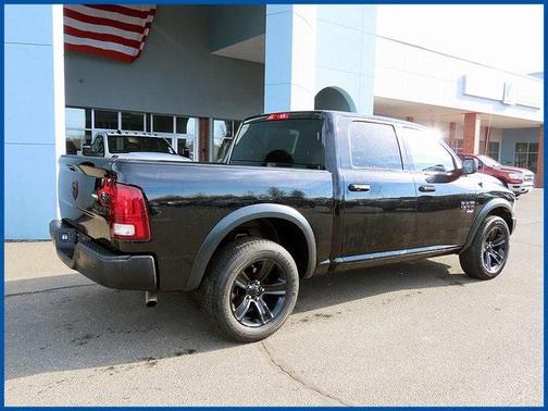 2024 RAM 1500 Classic Warlock Crew Cab 4x4 5'7' Box