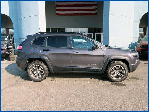 2022 Jeep Cherokee Trailhawk