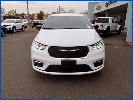 2026 Chrysler Pacifica L