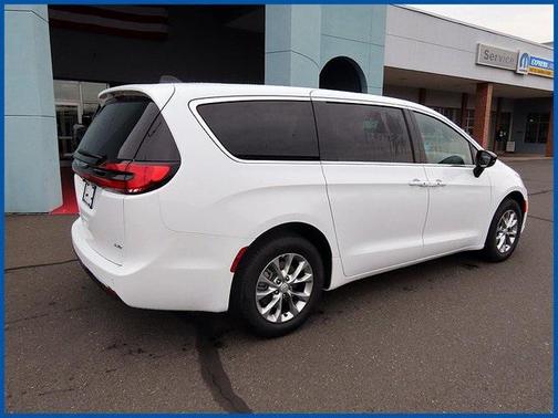 2026 Chrysler Pacifica L