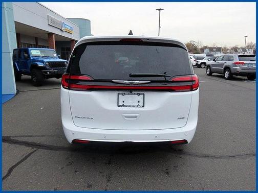 2026 Chrysler Pacifica L