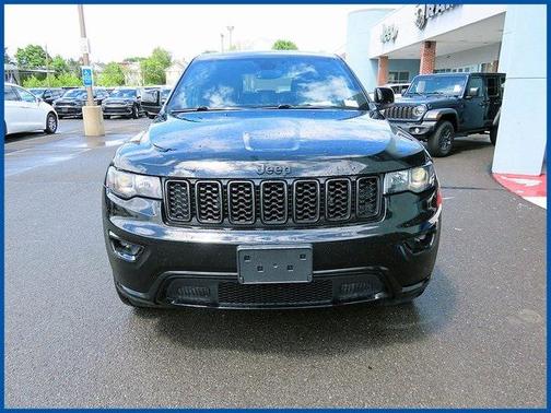 2022 Jeep Grand Cherokee Laredo
