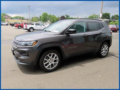2022 Jeep Compass Latitude Lux