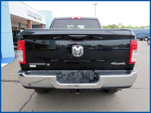 Diamond Black Crystal Pearlcoat 2023 RAM 2500 Big Horn Crew Cab 4x4 6'4' Box