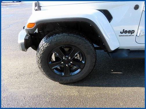 2023 Jeep Wrangler 4-Door Sahara Altitude 4x4