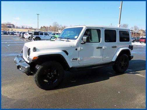 2023 Jeep Wrangler 4-Door Sahara Altitude 4x4