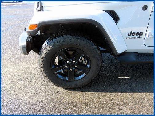 2023 Jeep Wrangler 4-Door Sahara Altitude 4x4