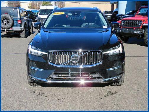 2022 Volvo XC60 B6 Inscription