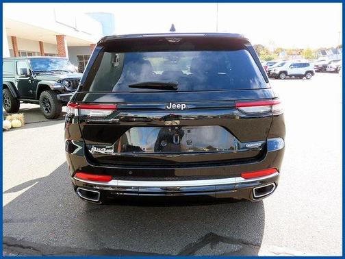 2022 Jeep Grand Cherokee Summit