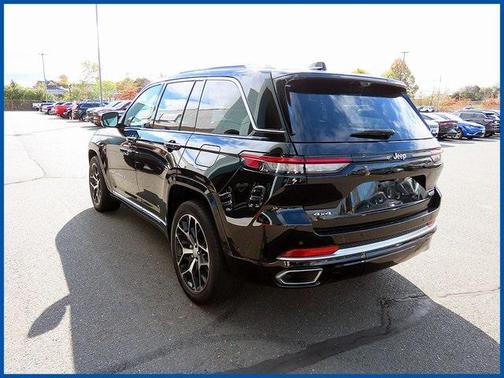 2022 Jeep Grand Cherokee Summit